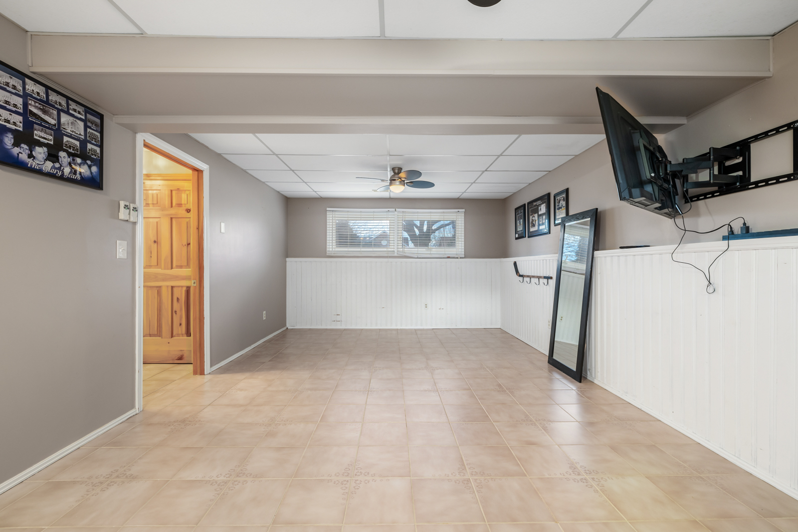 Family Room - 2