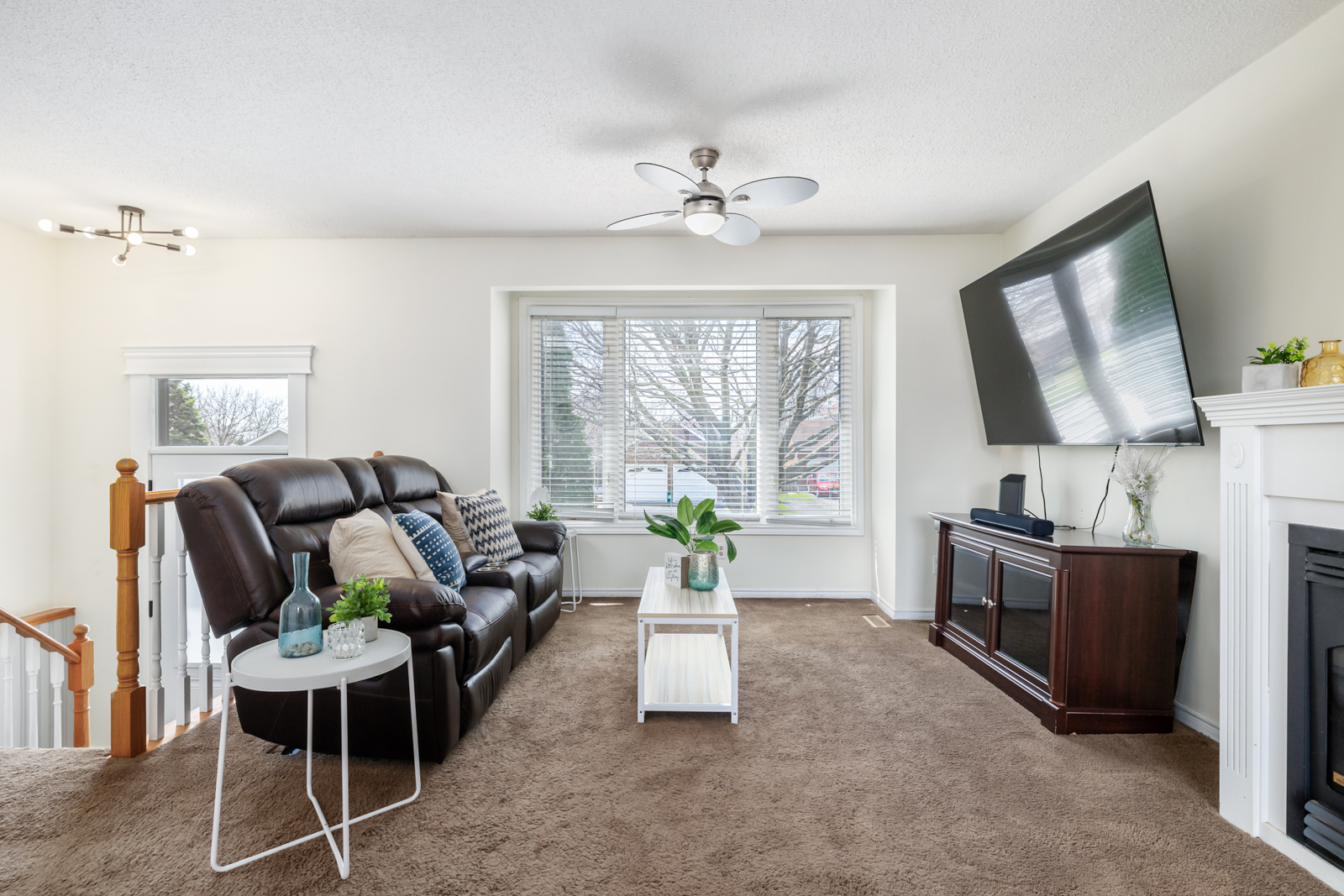 Living Room - 4